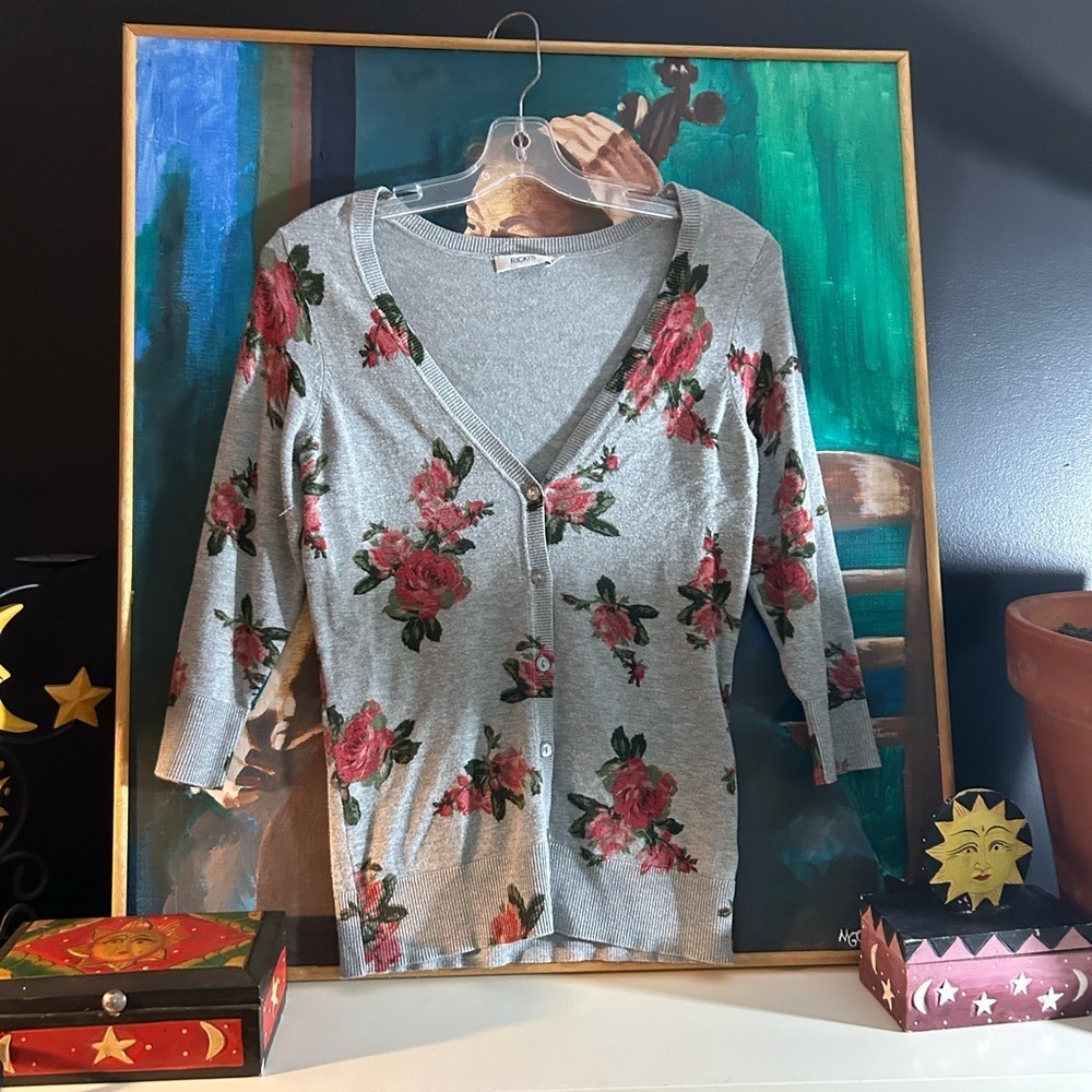 Ricki’s Gray Floral Cardigan Women’s XS Button Front Fairy Goth Preppy Sweater - Picture 7 of 12